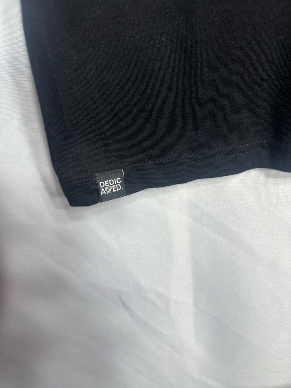 Black Short-Sleeve Graphic Tee with Earth Print size XL like new - Picture 7 of 7